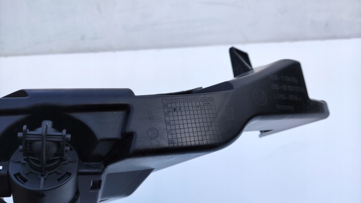 фото №10, Bmw 3 e92 купе кронштейн   pod лампа кріплення праве перед 7154724 tc152