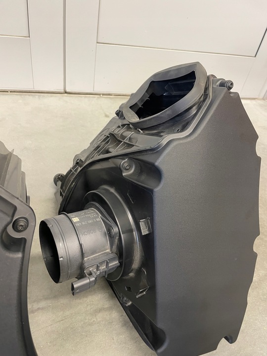 фото №13, Корпус фильтра воздуха q5 80a 2.0 tdi 23r идеальное состояние