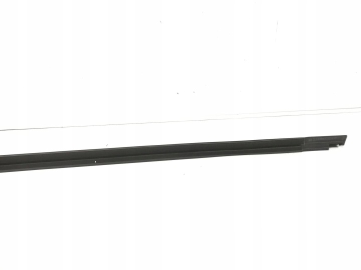 фото №8, Mercedes-benz c w206 2021 права молдинг / ущільнювач скла a2067202000