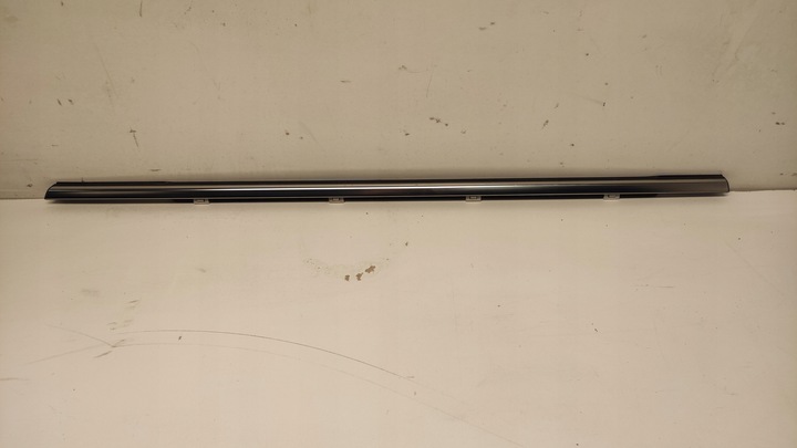 фото №1, Hyundai i30 iii hb планка накладка ущільнювач скла хром права зад задня двері