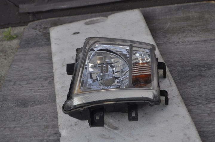 фото №14, Лампа правая nissan navara d40 04-10 26010-eb30a