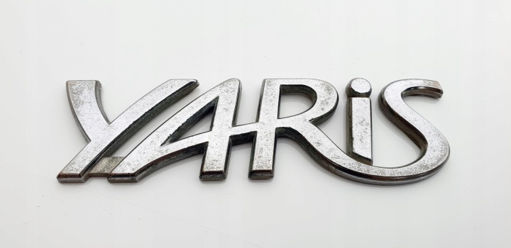 фото №5, Toyota yaris i 1 mk1 емблема знак надпис зад задньої кришки багажника