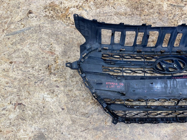 фото №9, Hyundai i30 i-30 ii 2 рестайлинг 14-17 решётка решётка радиатора решётка средняя бампера передняя