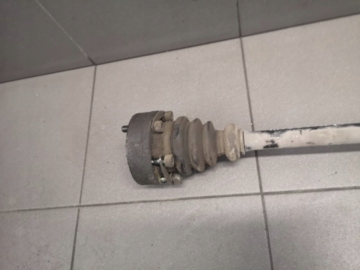 фото №3, Піввісь зад audi a8 d2 2.5 tdi 4d0501203e