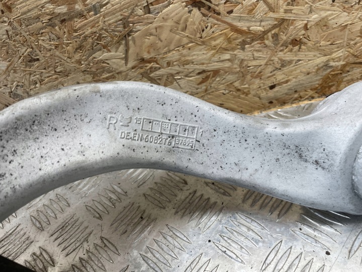 фото №9, Bmw (oem) 6884386 5' g30 g31 поворотна опора праве перед ричаг