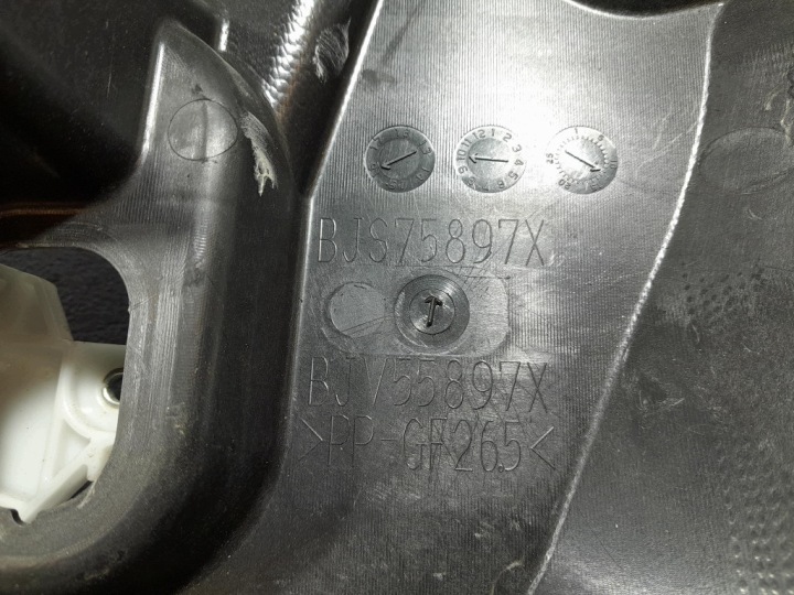 фото №4, Mazda 3 iii bm рестайлінг 16- sedan підйомник вікна перед праве bjs75897x