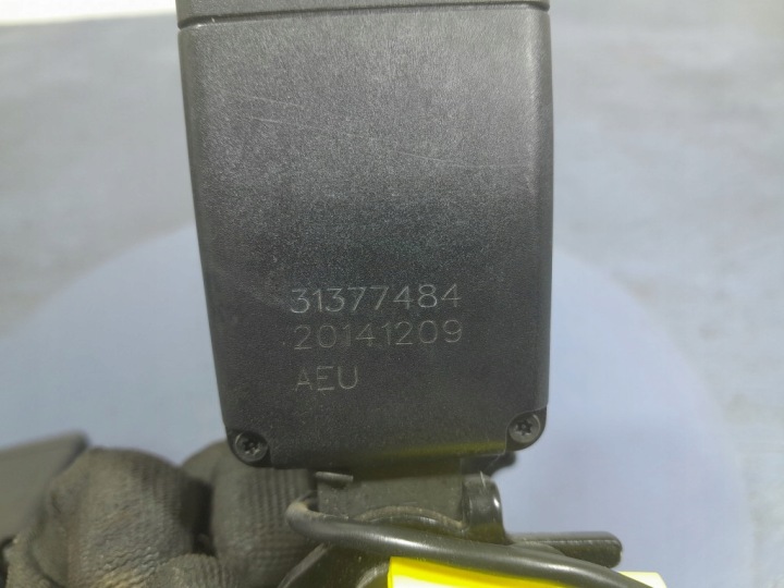 фото №9, Volvo v40 ii застёжки ремней безопасности зад 3 штуки 31377484