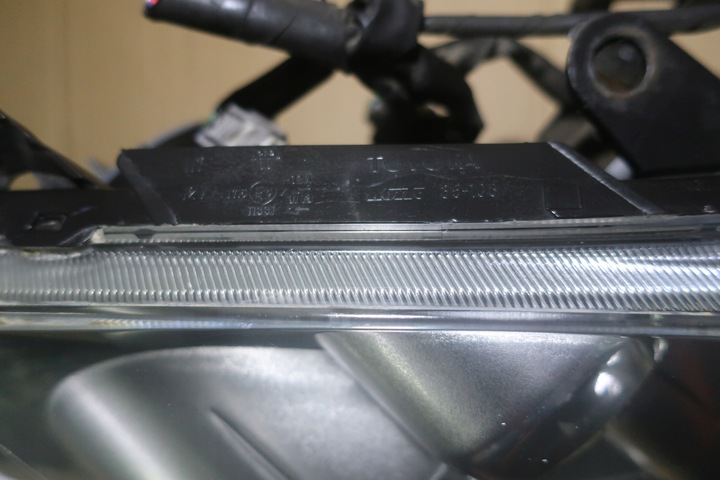 фото №6, Toyota avensis ii t25 рестайлінг лампа перед права оригінал європа 06-08