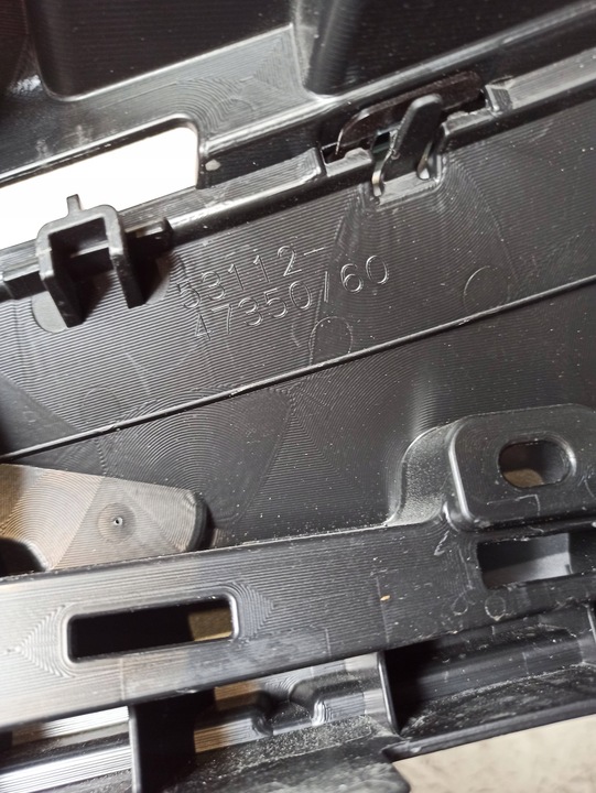 фото №10, Toyota prius prime 53112-47350 решётка решётка