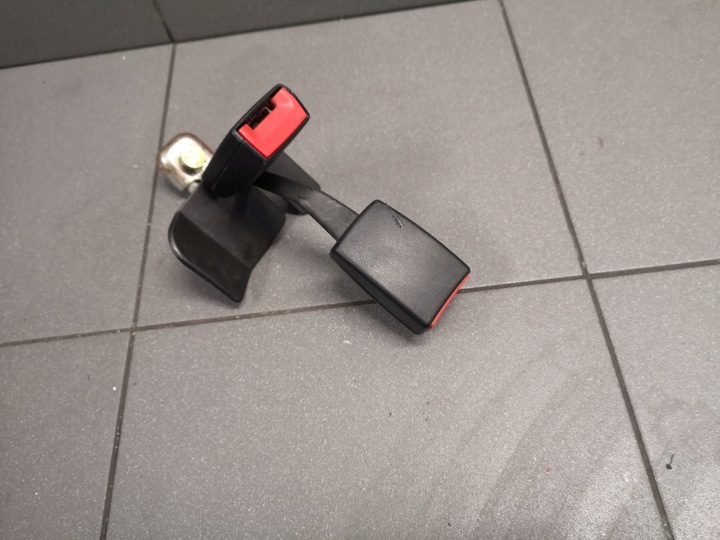 фото №1, Застібка ременя зад audi a6 c5 8d0857739d