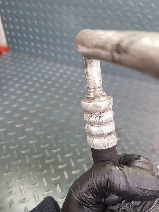 фото №7, Шланг трубка кондиционера 8 379 717 bmw 5 e39 525d 530d m57