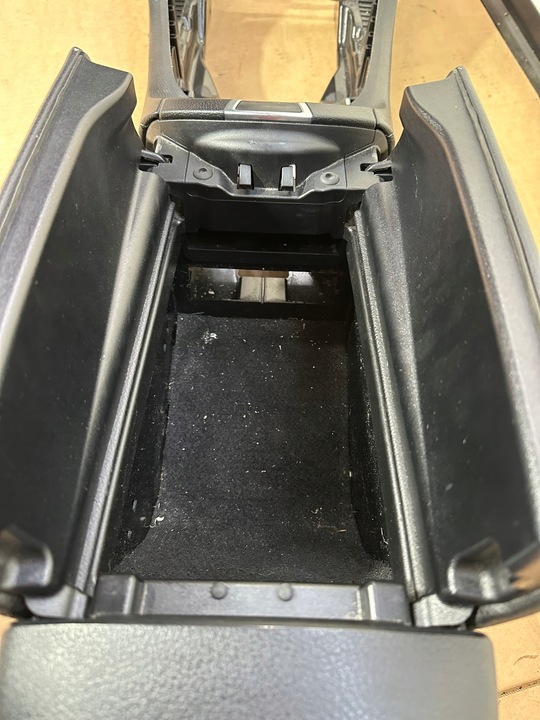 фото №8, Подлокотник, туннель средний, konik mercedes e класс w213 sm европа