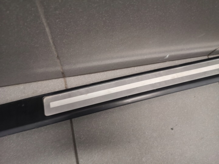 фото №6, Молдинг пороговая правое зад audi a8 d3 4e0853996d