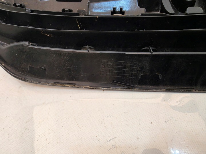 фото №14, Honda crv v 17-19 центральная решётка бампера перед 71121tlaa000 usa
