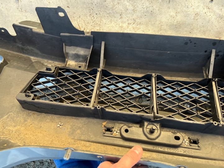 фото №12, Бампер перед mazda 323f рестайлинг 01-03