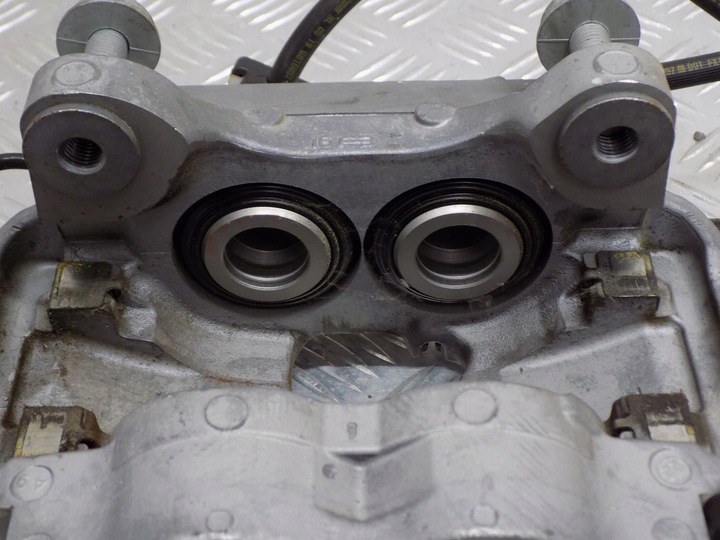 фото №8, Bmw g20 g01 зажимы тормозные левый правые 6883734