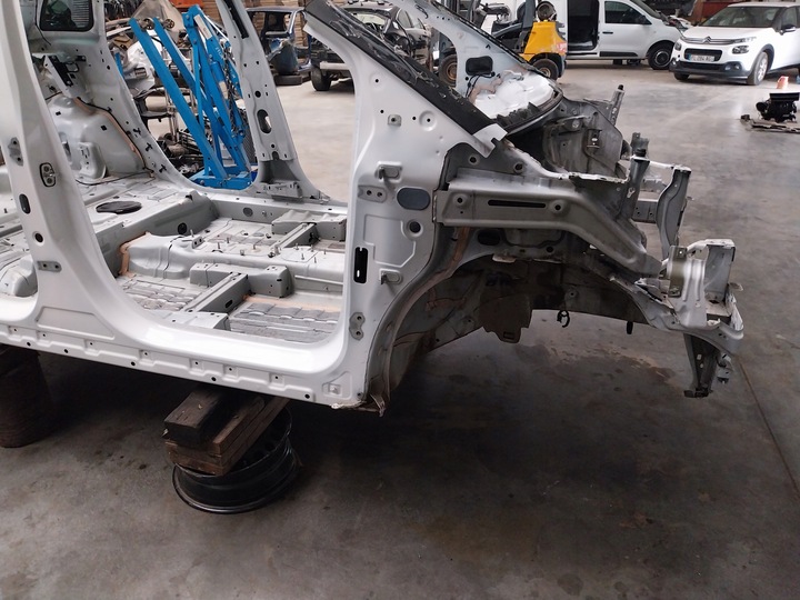 фото №11, Чверть перед права ліва лонжерон citroen c3 iii aircross рестайлінг 23r