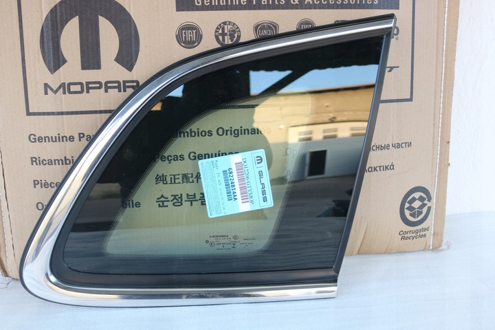 фото №1, Jeep cherokee kl скло кузовна права