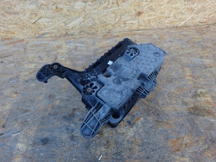 фото №6, Audi a3 8p 1.6 tdi 110km рестайлінг 08-12 кришка корпус акумулятора