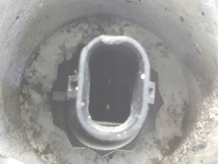 фото №10, Bmw e90 e91 2.0 d головка цилиндров 7797678 779767807