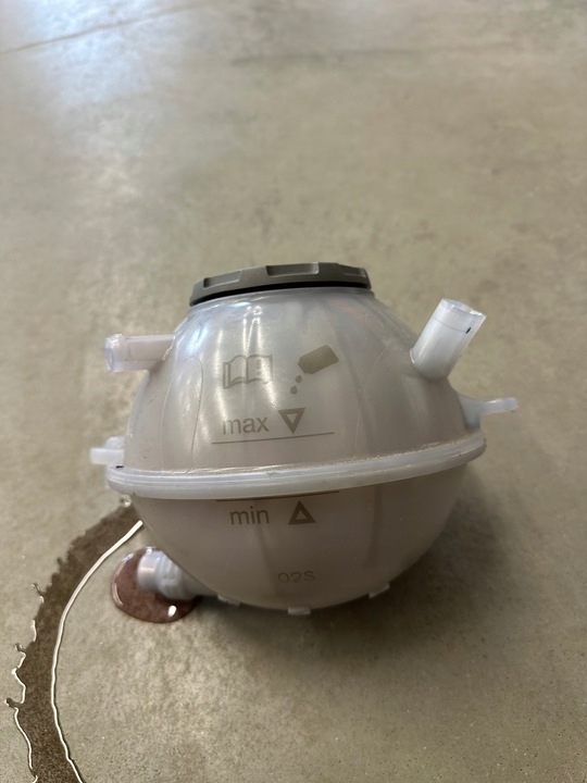 фото №5, Бачок расширительный audi q5 80a идеальный 80a121405ag