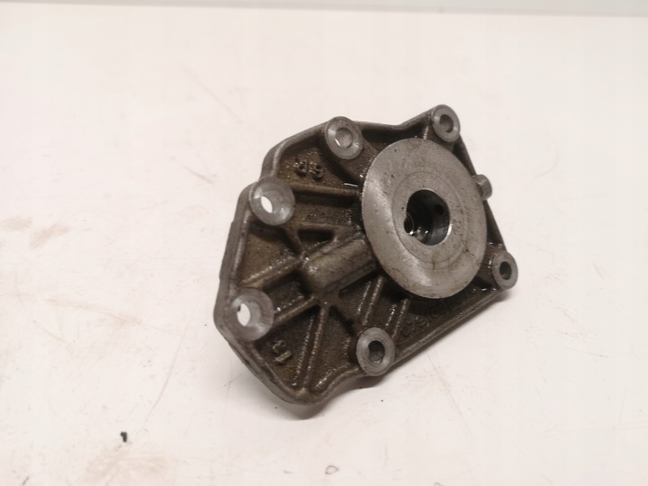 фото №4, Audi s4 rs4 b7 4.2 кронштейн крепление 079103337c