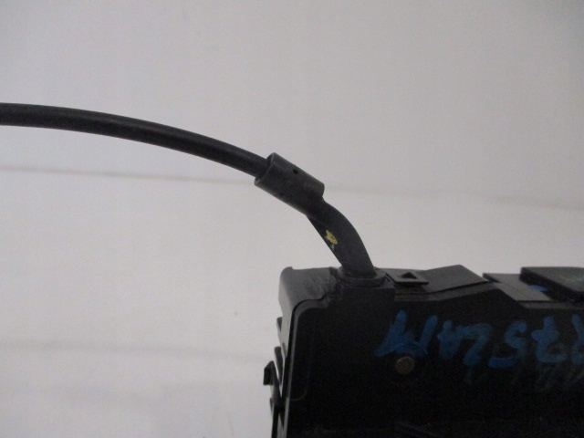 фото №8, Citroen c4 picasso замок двері правий зад 6 pin 24103158