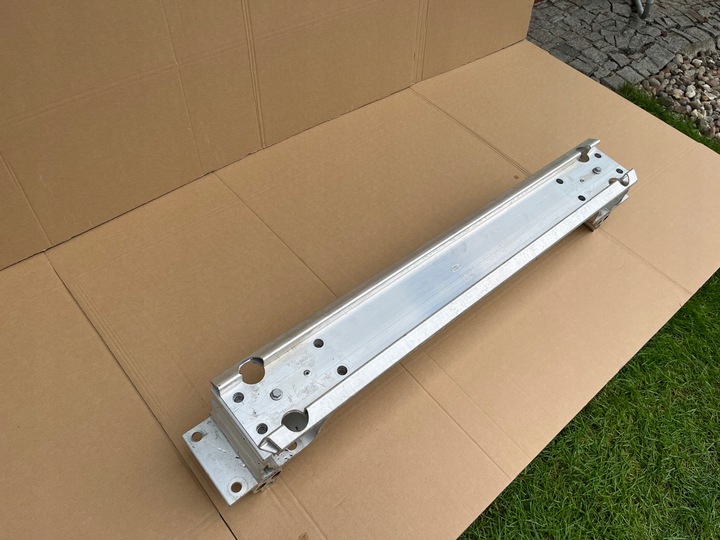 фото №3, Балка бампера задня land rover defender ii 2020 -