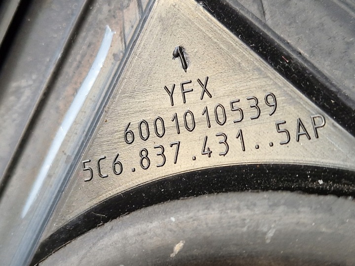 фото №11, Прокладка двері скла лівий перед vw jetta vi 5c6 2.0 fsi 5c6837431