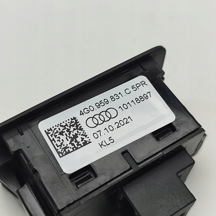 фото №6, Audi q4 sportback e-tron 2023 кнопка открывания крышки багажника