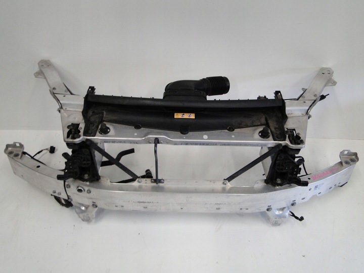 фото №13, Mercedes glc 253 x253 c253 рестайлінг з'єднувач кронштейн верхній лівий панель кріплення фар pas amg