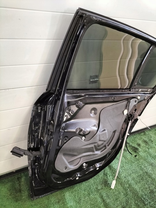 фото №6, Дверь правый зад bmw f20 668 schwarz 2