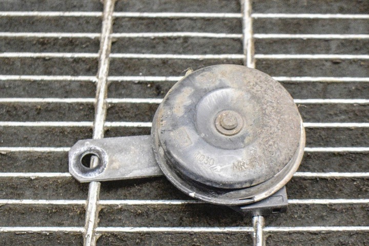 фото №1, Toyota prius xw30 1.8 гибрид сигнал сигнал e13000030 2012