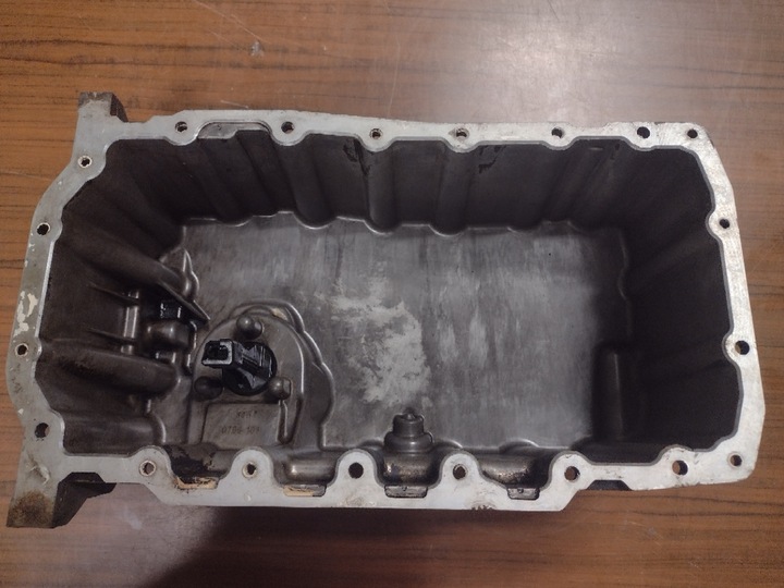 фото №1, Піддон масляна vw transporter t5 2.0tdi 03l103603h