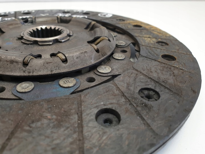 фото №10, Toyota avensis t25 2.2 d-cat диск притиск