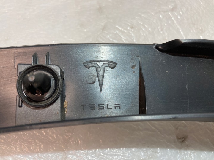 фото №11, Молдинг накладка крыльев левого заднего tesla y