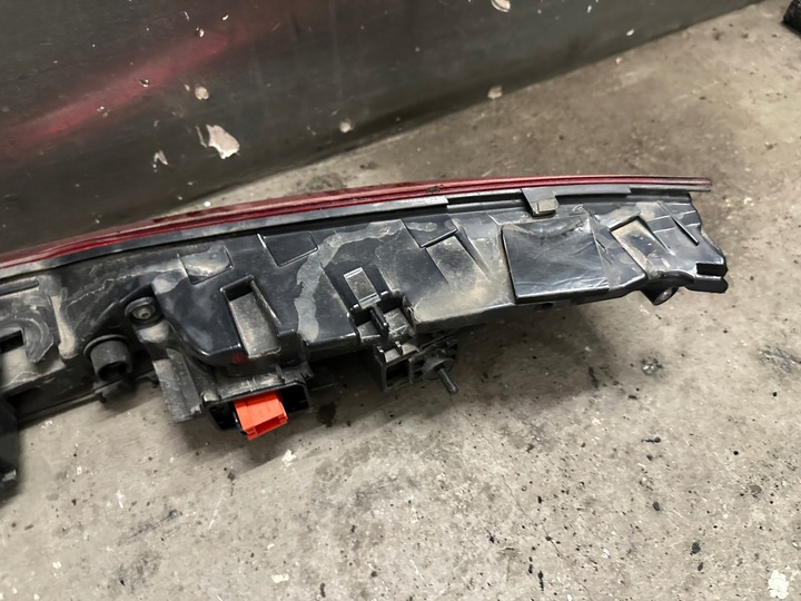 фото №12, Лампа накладка крышки зад audi e-tron 4ke945095b