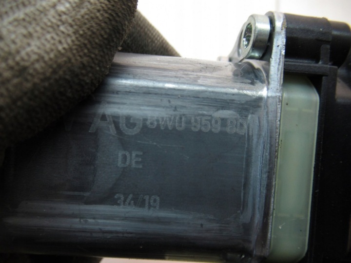 фото №8, Audi a4 8w двигунчик скла ліві перед 0130822705