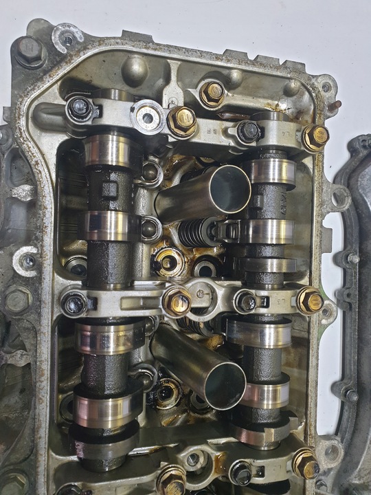 фото №8, Головка левая двигателя lexus is ii 2.5 v6 4gr