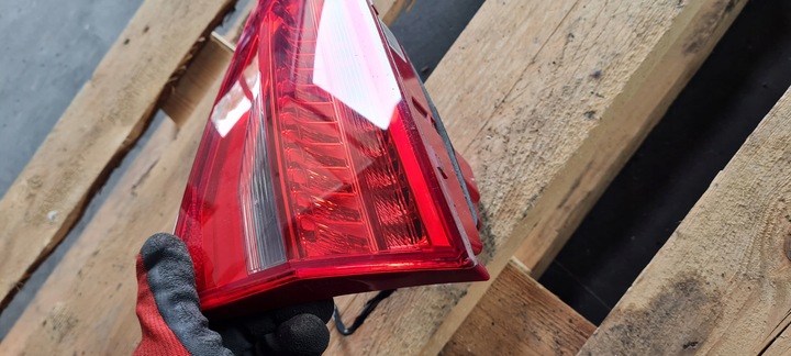 фото №13, S4 b8 a4 рестайлинг лампа правая правые зад w крышка багажника 01091702