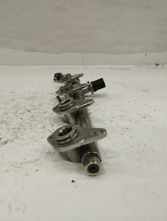 фото №9, Mercedes a35 w177 amg планка впрыскивающий a2600700300