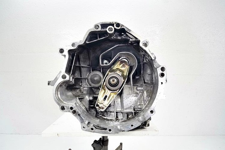 фото №8, Audi a4 b5 1,6 8v коробка передач коробки передач 012301103l ctd