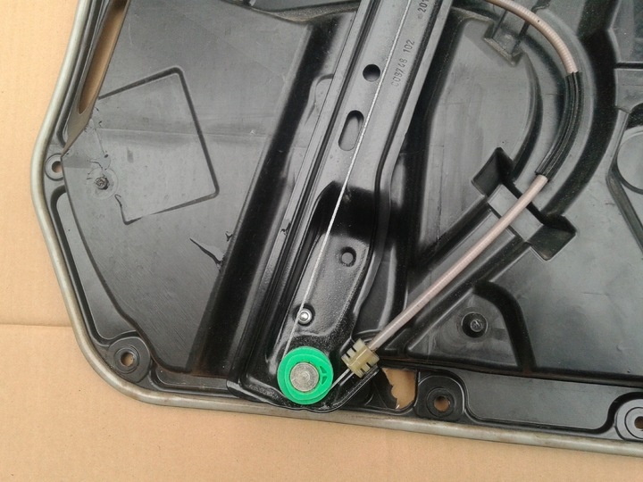 фото №12, Подъемник стекла левый перед переднее mercedes w205 c-klasa a2057200179