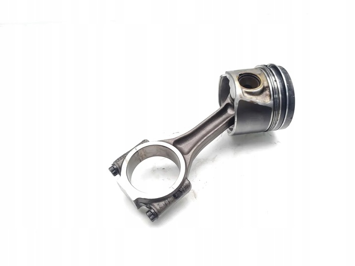 фото №7, Audi a4 поршень з шатуном 2.0 tdi дизель 105kw 143 hp caga 2012 салон