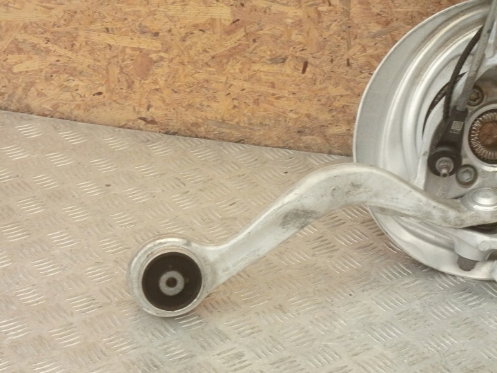фото №11, Bmw (oem) 6878612 6878738 3' g20 g21 поворотна опора амортизатор ричаг правий перед