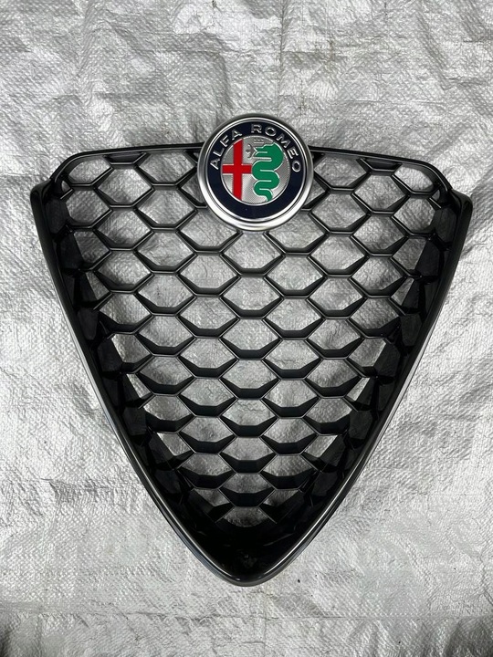 фото №1, Alfa romeo giulia решітка радіатора решітка