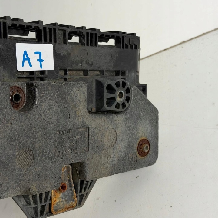 фото №12, Основание корпус акумулятора tiguan passat b7 scirocco caddy oem номер 1k0915325b