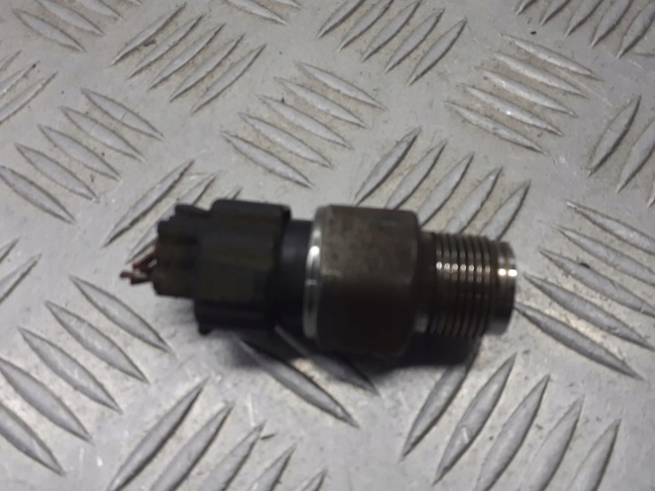фото №1, Датчик давления топлива toyota corolla e12 2.0 d4d