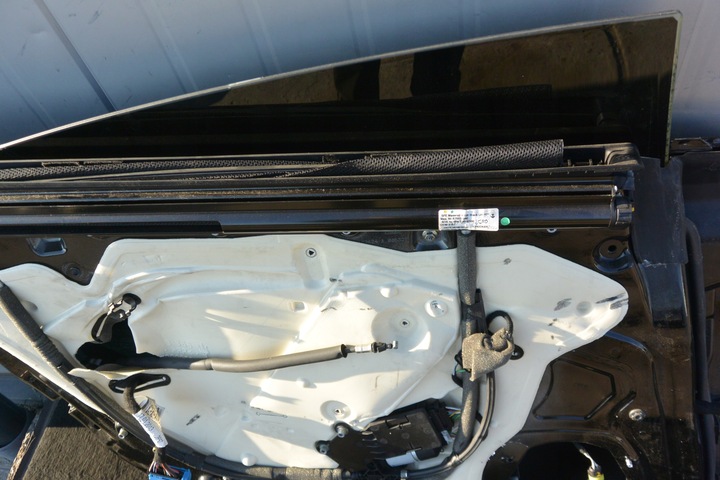 фото №12, Дверь левая зад nero maserati quattroporte vi kpl