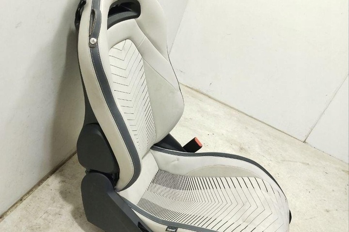 фото №15, Сиденье переднее правый maserati 4200 gt spyder cabrio 670270715 2023